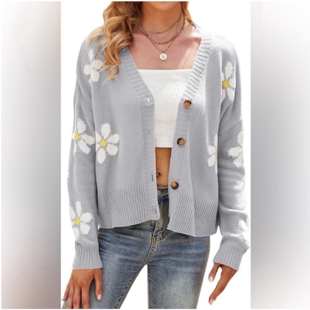 Polly & Esther Light Gray Floral Cardigan